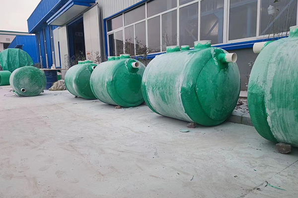 使用玻璃鋼化糞池的過程中要注意哪兩點(diǎn) 使用玻璃鋼化糞池的過程中要注意哪兩點(diǎn)